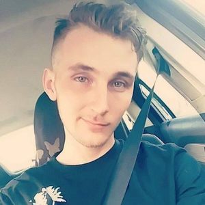 Meet your Posher, Zachary